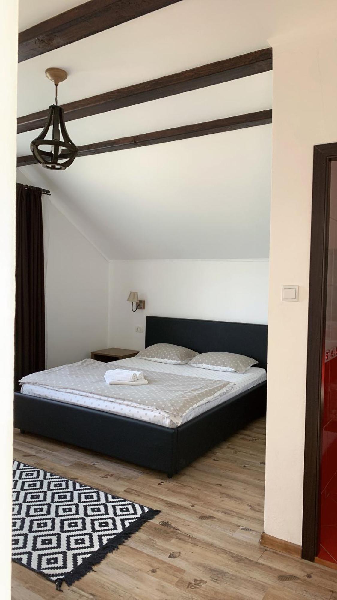 Casa Paunescu Milostea Экстерьер фото